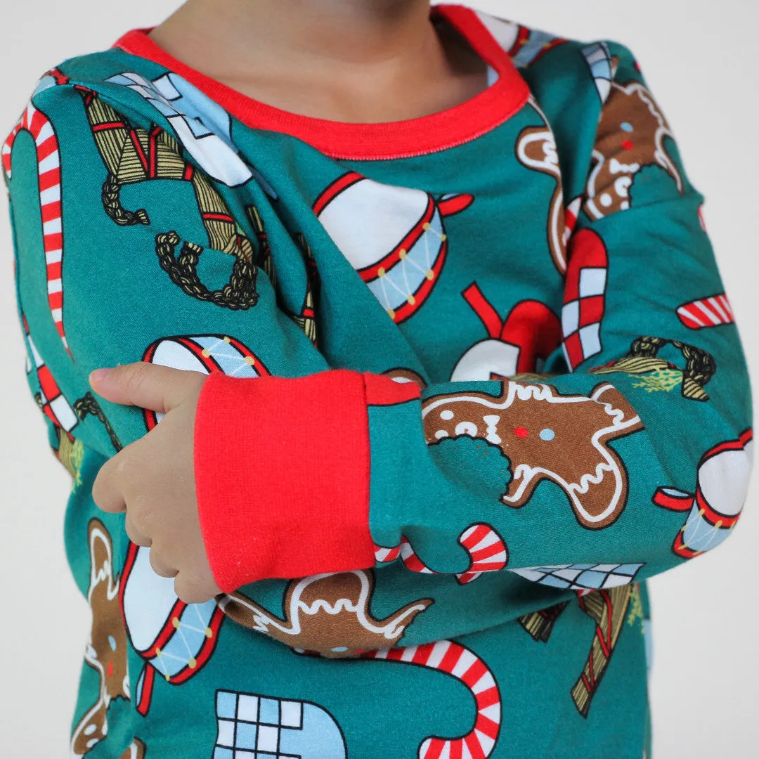 Nightwear set with Christmas decorations