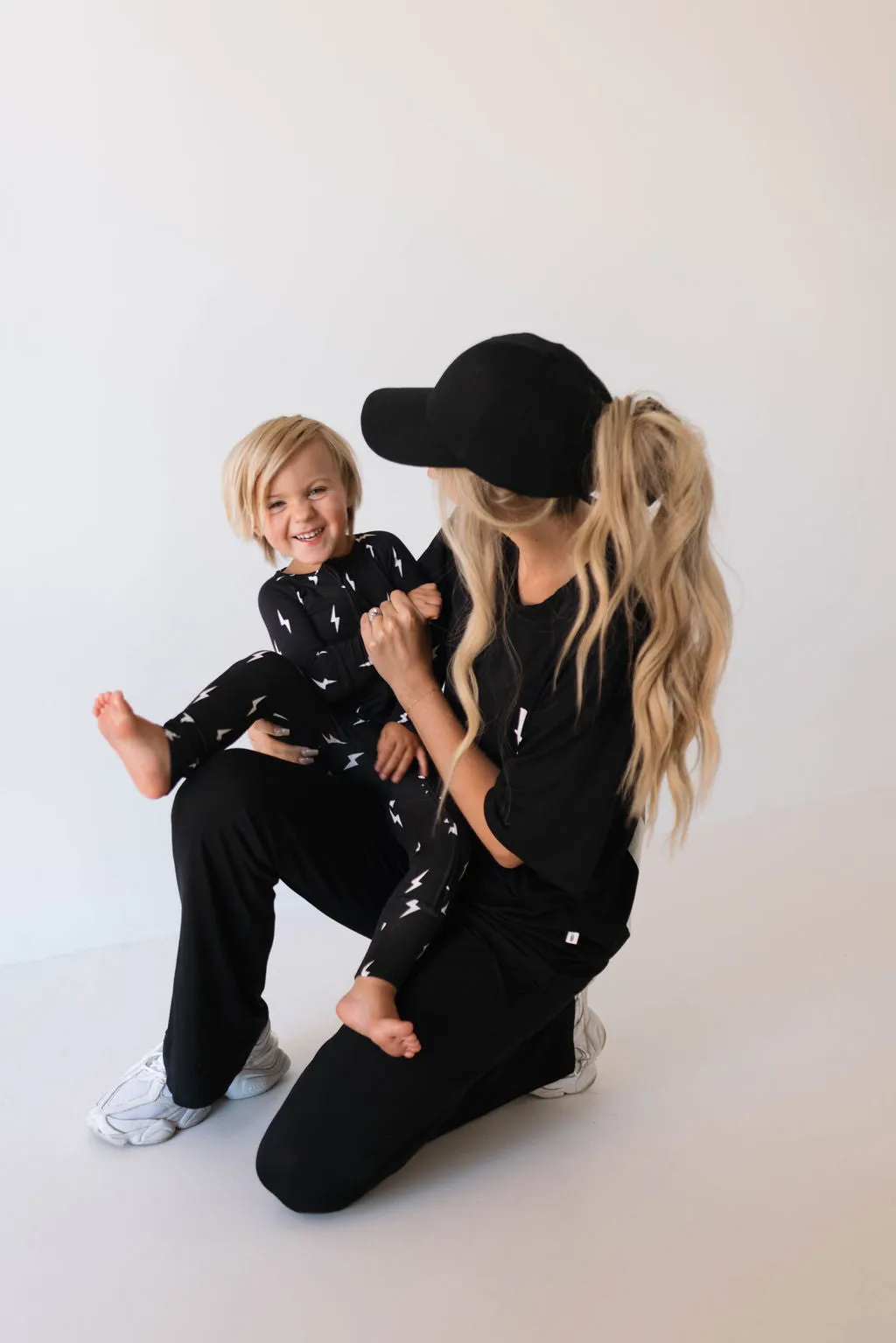 Short Sleeve Women's Bamboo Lounge Set | Black ff Signature