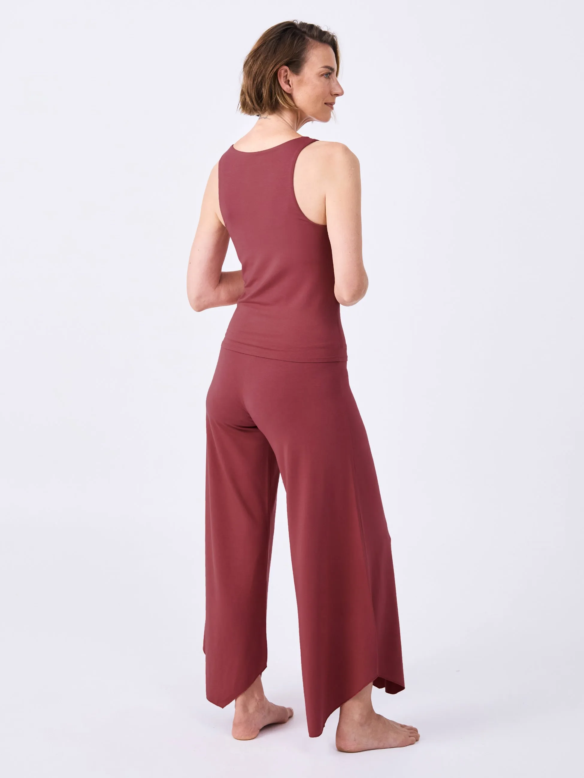 Sully Tank - Earth Red